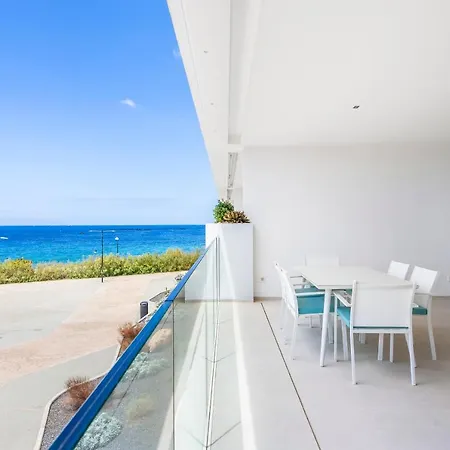 New Luxury First Line Sea View Lejlighed