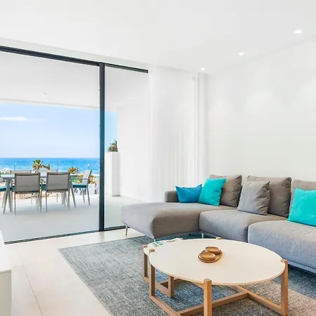 New Luxury First Line Sea View Apartament