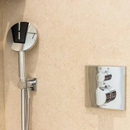 New Luxury First Line Sea View Apartament *