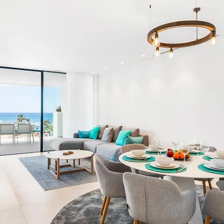 New Luxury First Line Sea View