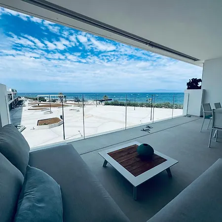 New Luxury First Line Sea View *