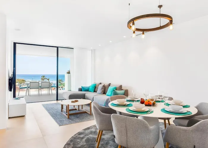 New Luxury First Line Sea View