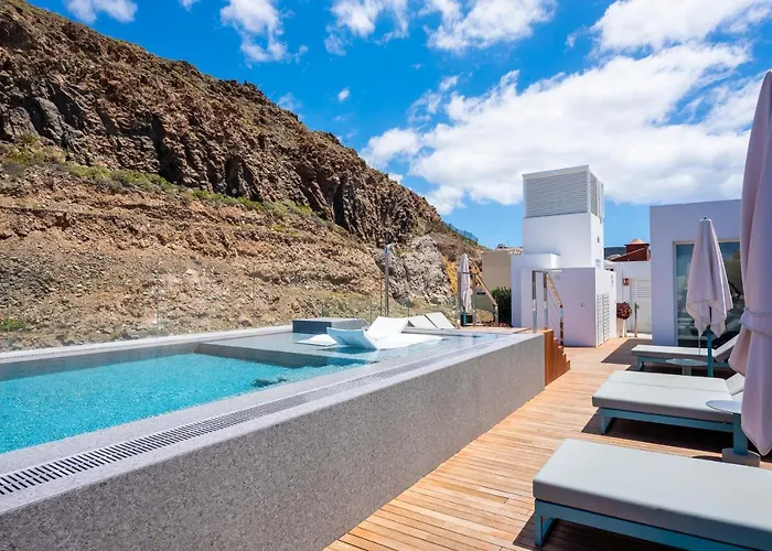 New Luxury First Line Sea View *