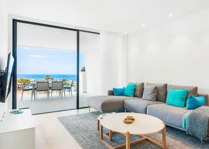 New Luxury First Line Sea View Apartament